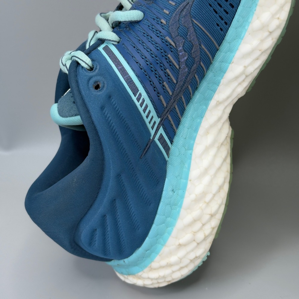 Saucony Triumph 17 Womens 6 Wide Running Shoe Blue White Trainer Lace Up Sneaker - Picture 12 of 16
